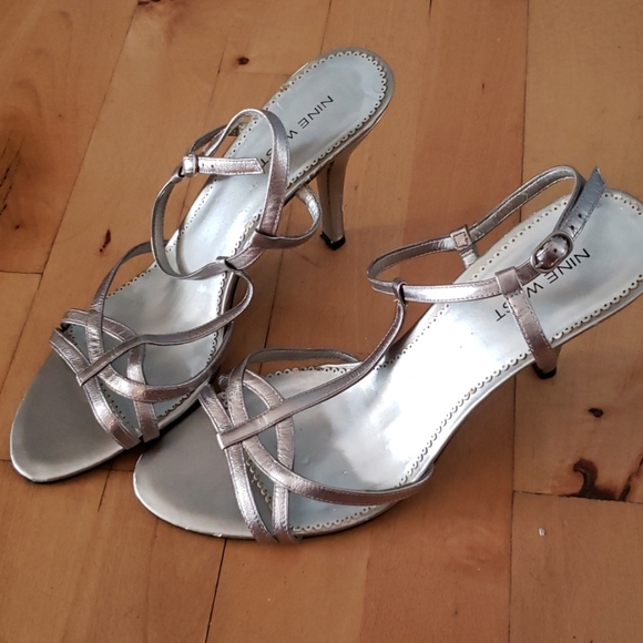 High heels - Picture 2 of 2